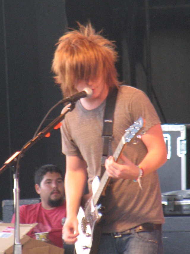 2009/07(July)/Drake_Bell/640x480_20100206 219.JPG